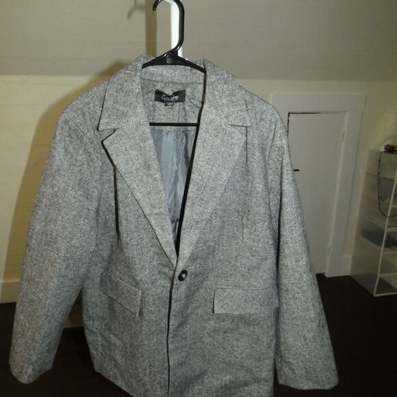 Women's Blazer - Picture 2 of 3